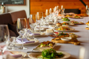 how to plan a corporate dinner event